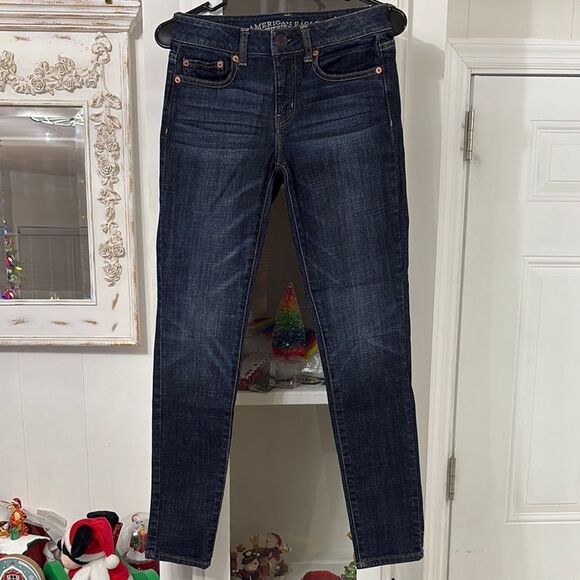NWOT American Eagle Outfitters Juniors Dark Wash Jeans Size 0 - Picture 1 of 5